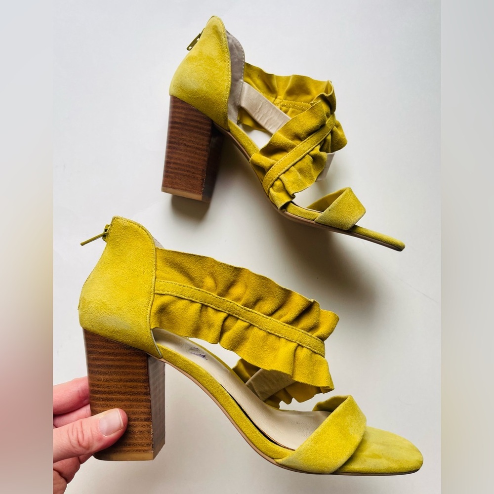Anthropologie Seychelles Retro Ruffle Yellow Heel - Picture 2 of 12